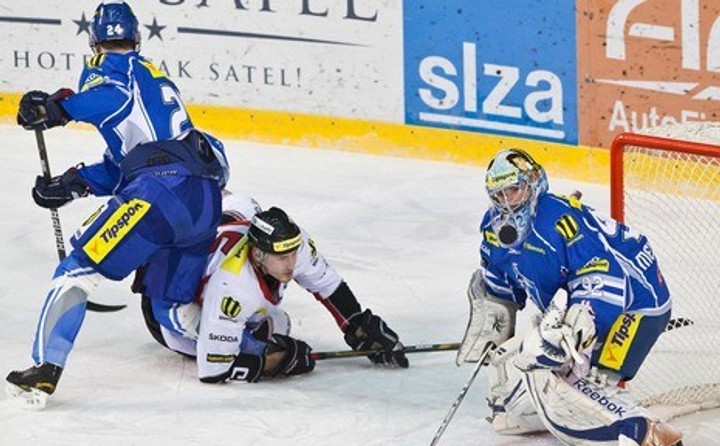 Popradu nepomohla na domácom ľade ani hra bez brankára